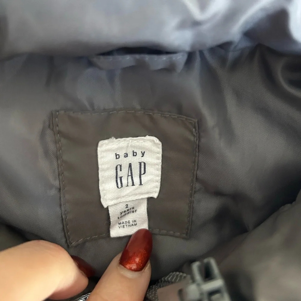GAP Kids Boys 2T Gray Puffer Vest